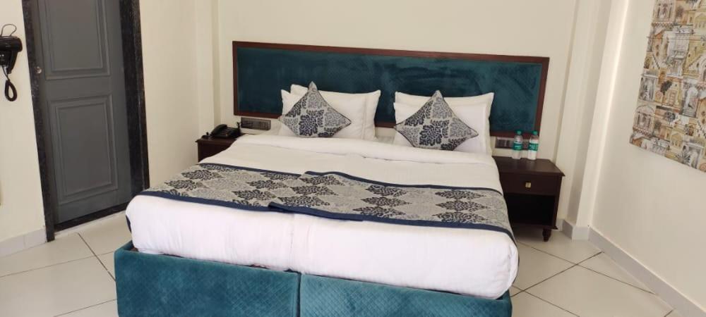 Hotel Traavista Aravali Mahal Udajpur Zewnętrze zdjęcie