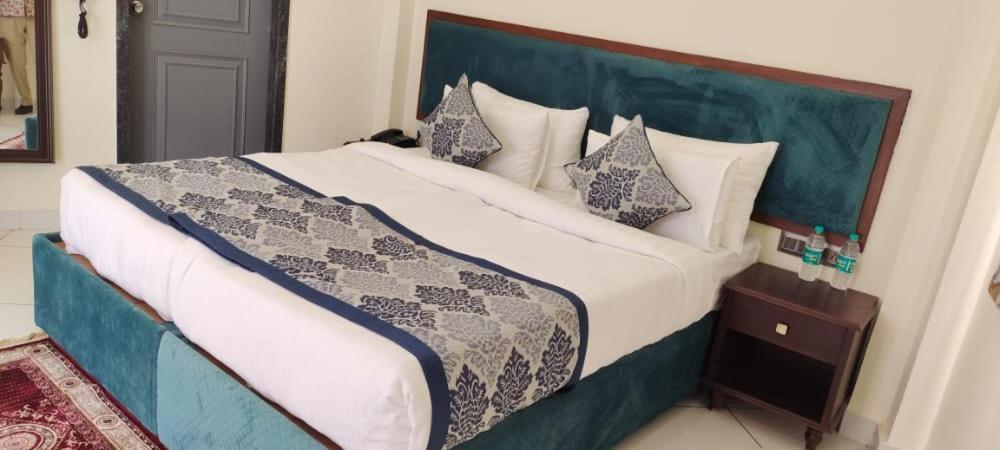 Hotel Traavista Aravali Mahal Udajpur Zewnętrze zdjęcie