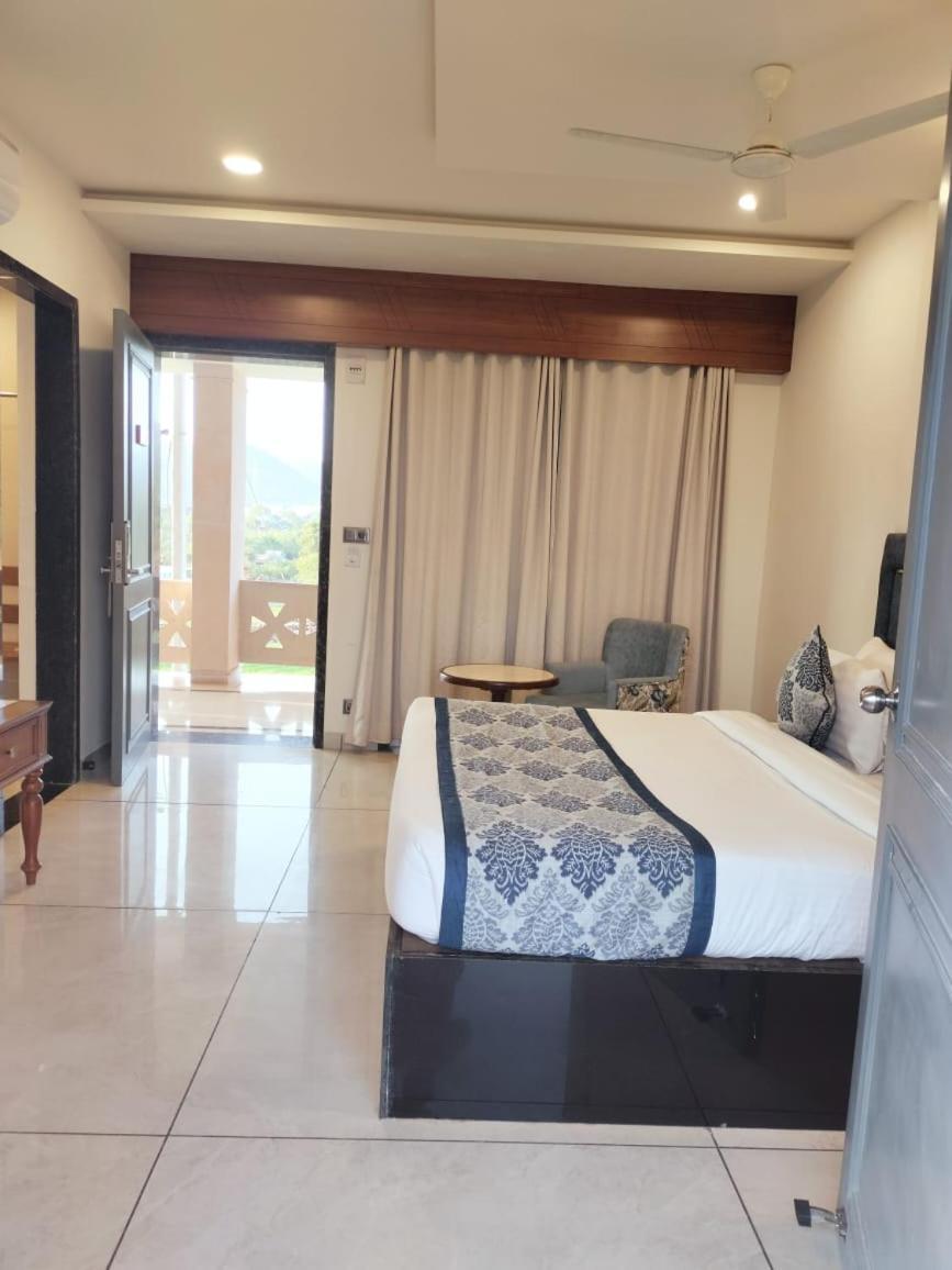 Hotel Traavista Aravali Mahal Udajpur Zewnętrze zdjęcie